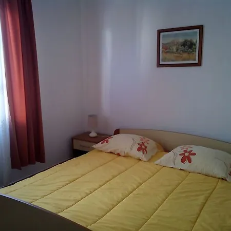 Apartment Burmeta *